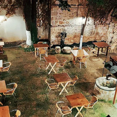 Wood House فندق
