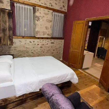Wood House Hotel