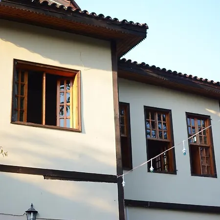 Ξενοδοχείο Wood House 3*