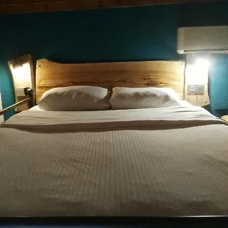 Wood House Hotell