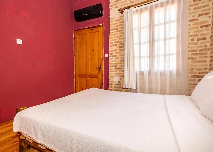 Wood House Hotel 3*