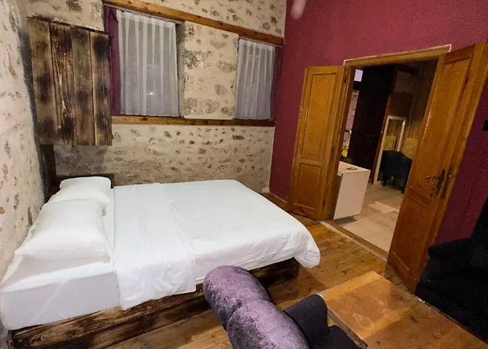 Wood House Hotel