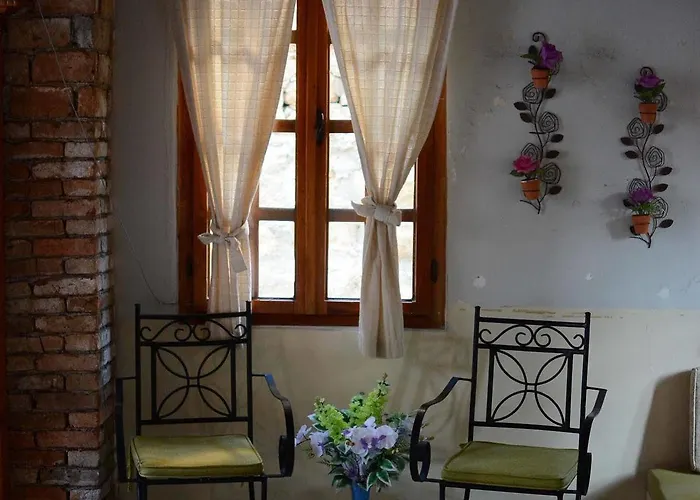 Hotel Wood House 3*